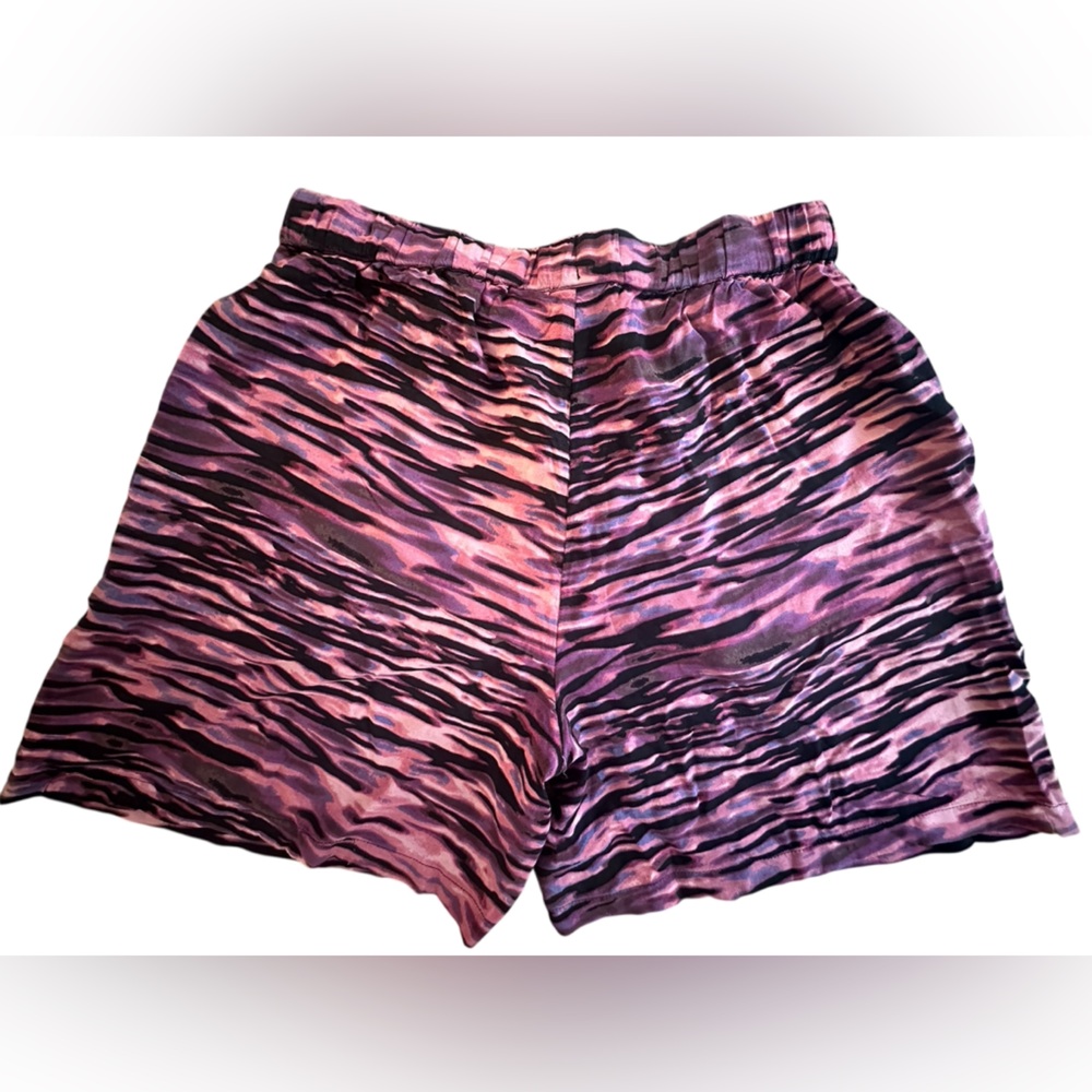 Noisy May NWT Vibrant Pink and Black Short - Picture 2 of 3